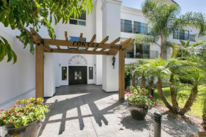 642 Classic Studio in Cortez Building - Beautiful Views of Torrey Pine and Golf Course 642